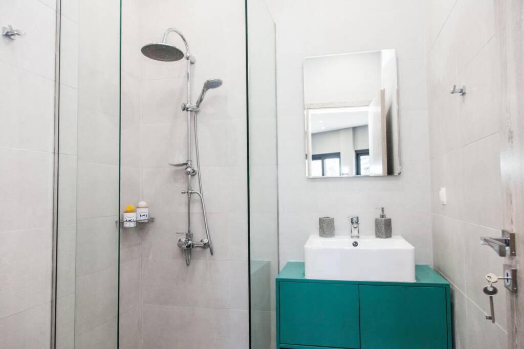 E Spacious Cornered Brand New Studio Apartment E Athene Buitenkant foto