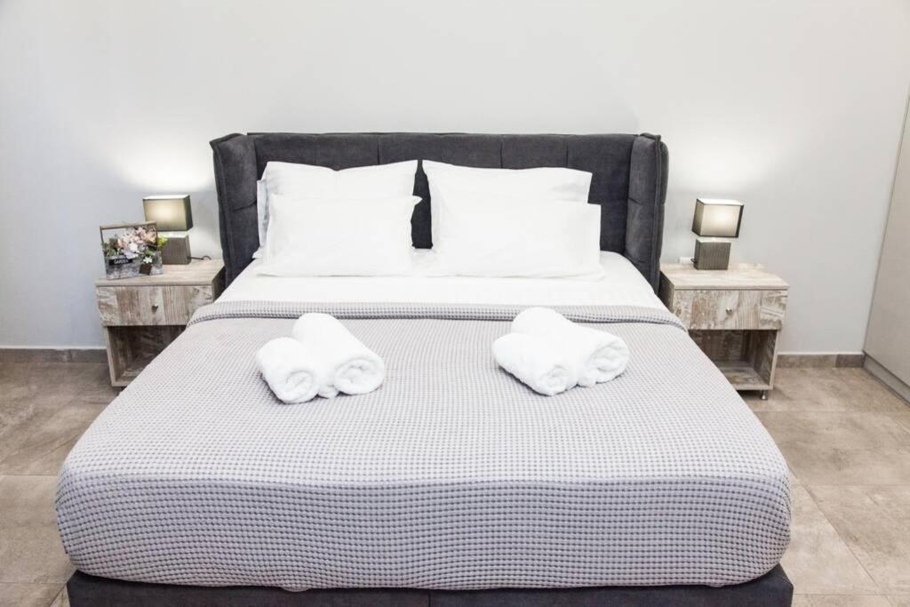 E Spacious Cornered Brand New Studio Apartment E Athene Buitenkant foto